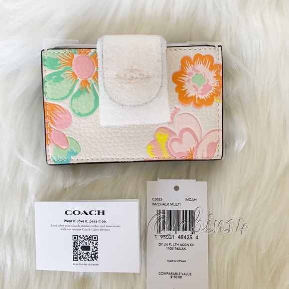 NWT Coach Leather Accordion Card Case with Floral Print - Picture 3 of 5